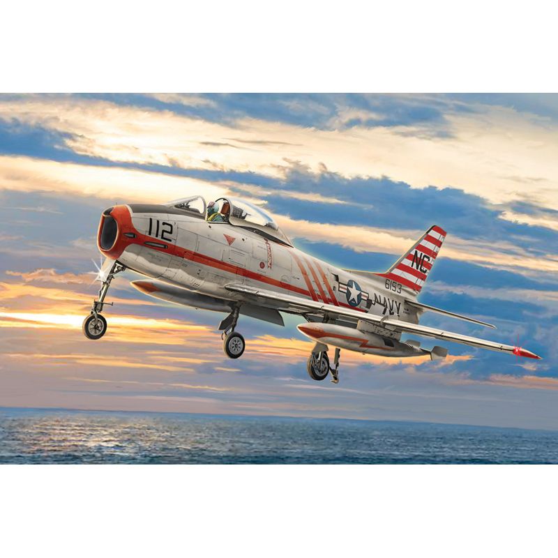 Italeri 2811 FJ-2/3 Fury replülőgép makett